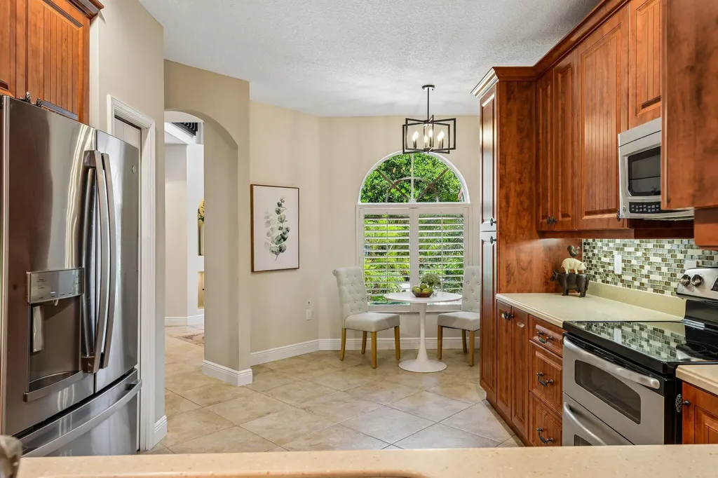 692 W Palm Aire Drive Pompano Beach FL 33069