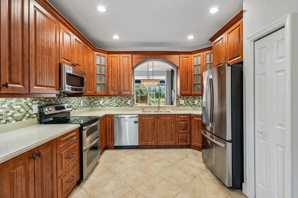 692 W Palm Aire Drive Pompano Beach FL 33069