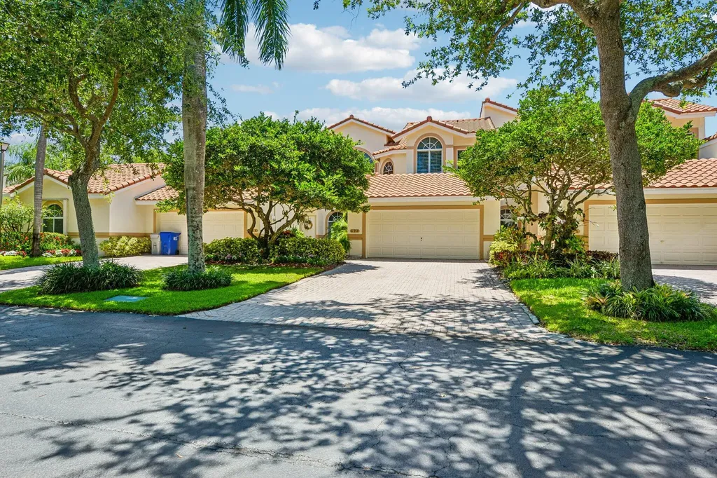 692 W Palm Aire Drive Pompano Beach FL 33069