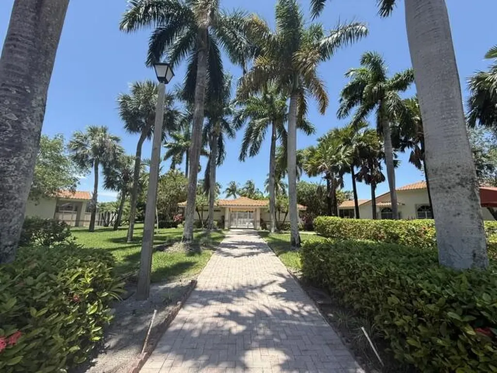 692 W Palm Aire Drive Pompano Beach FL 33069