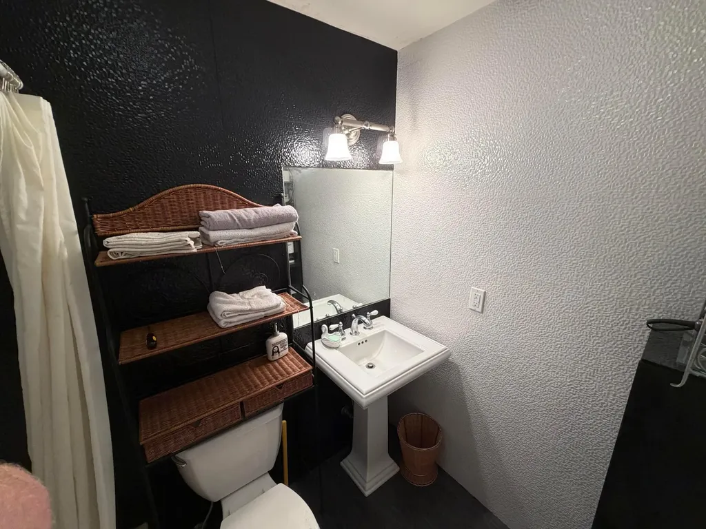42 SW 6th Street Dania Beach FL 33004