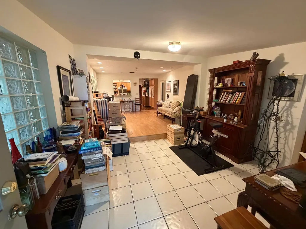 42 SW 6th Street Dania Beach FL 33004