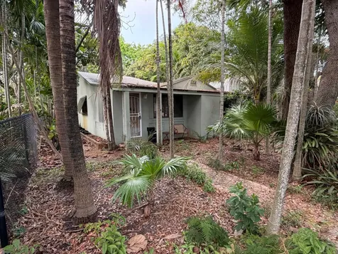 42 SW 6th Street Dania Beach FL 33004