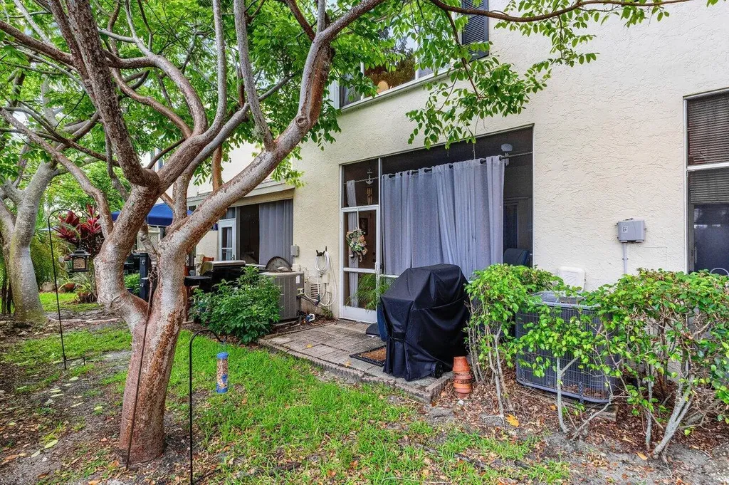 1022 Kokomo Key Lane Delray Beach FL 33483