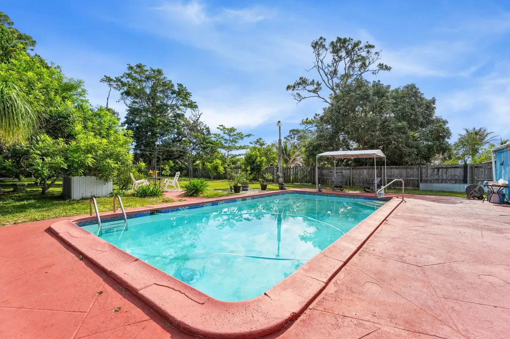 5833 Fair Green Road West Palm Beach FL 33417