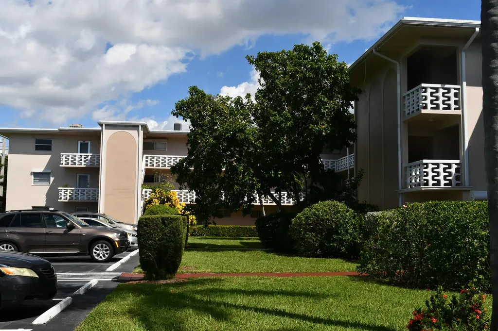 2721 N Garden Drive Drive N Lake Worth FL 33461
