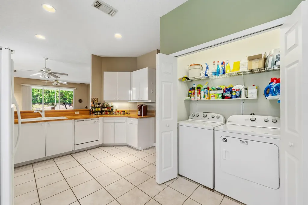 638 SW Treasure Cove Port St Lucie FL 34986