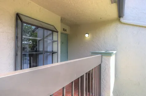 5087 Oakhill Lane Delray Beach FL 33484