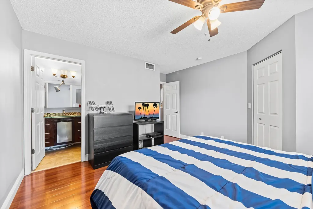 2185 Salerno Circle Weston FL 33327
