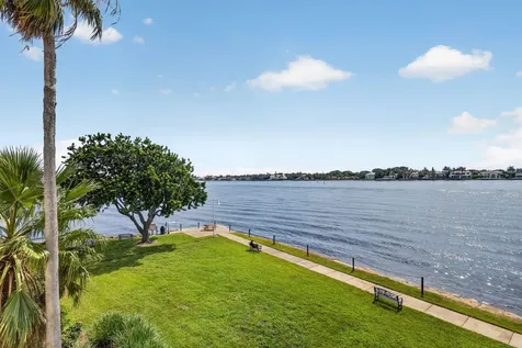 180 Yacht Club Way Hypoluxo FL 33462