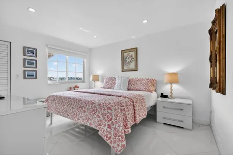 180 Yacht Club Way Hypoluxo FL 33462