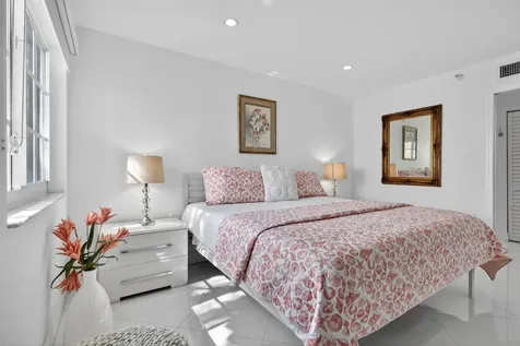 180 Yacht Club Way Hypoluxo FL 33462