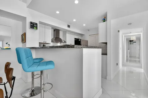 180 Yacht Club Way Hypoluxo FL 33462