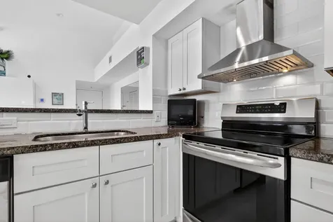 180 Yacht Club Way Hypoluxo FL 33462