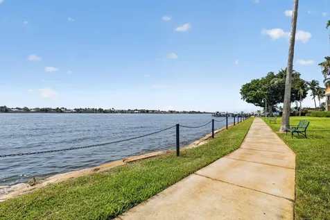 180 Yacht Club Way Hypoluxo FL 33462