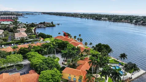 180 Yacht Club Way Hypoluxo FL 33462