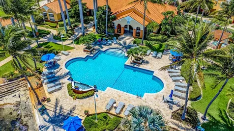 180 Yacht Club Way Hypoluxo FL 33462