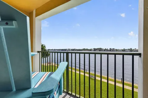 180 Yacht Club Way Hypoluxo FL 33462