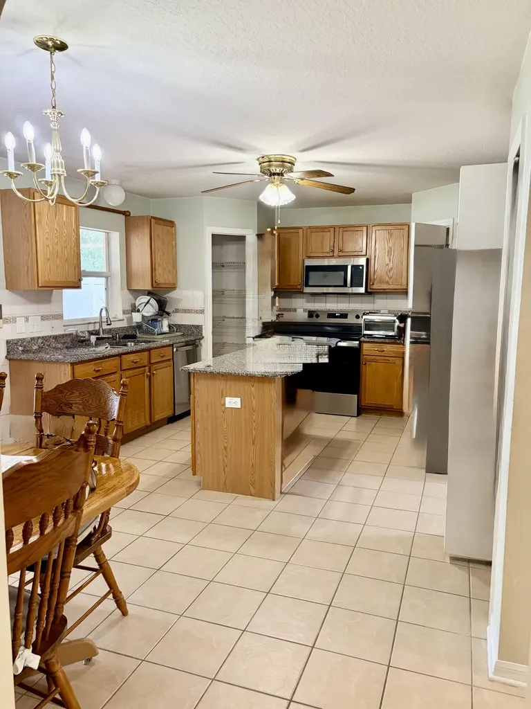 2408 Sandridge Circle Eustis FL 32726