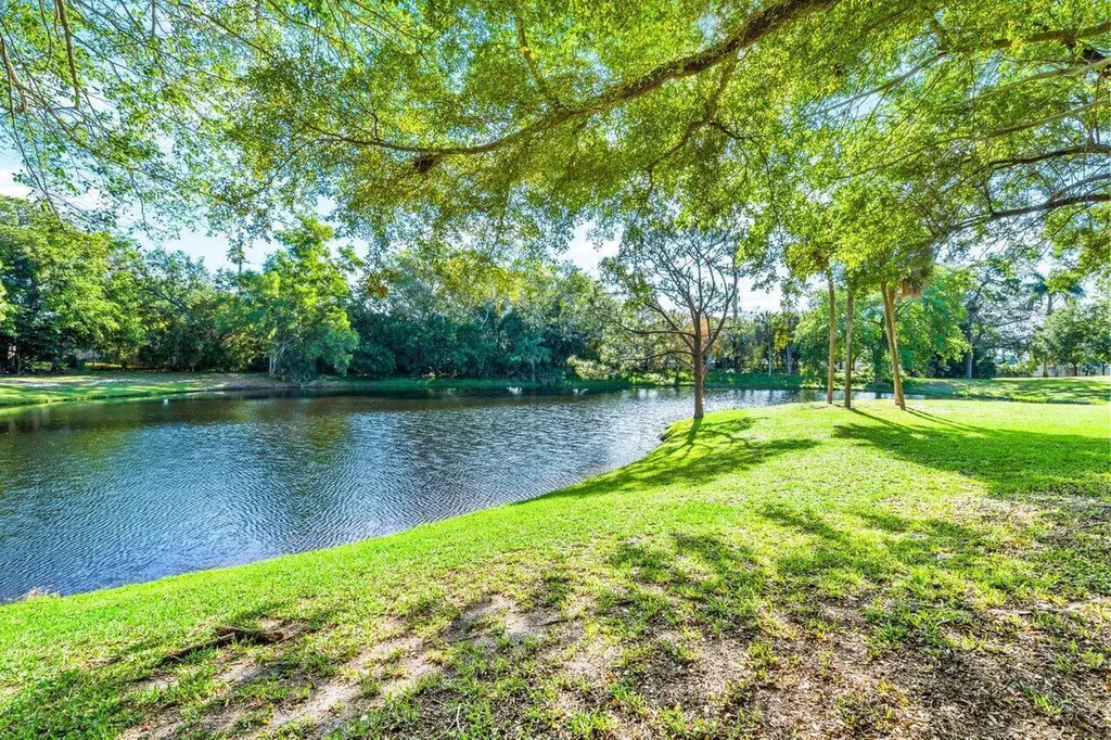 5087 Oakhill Lane Delray Beach FL 33484