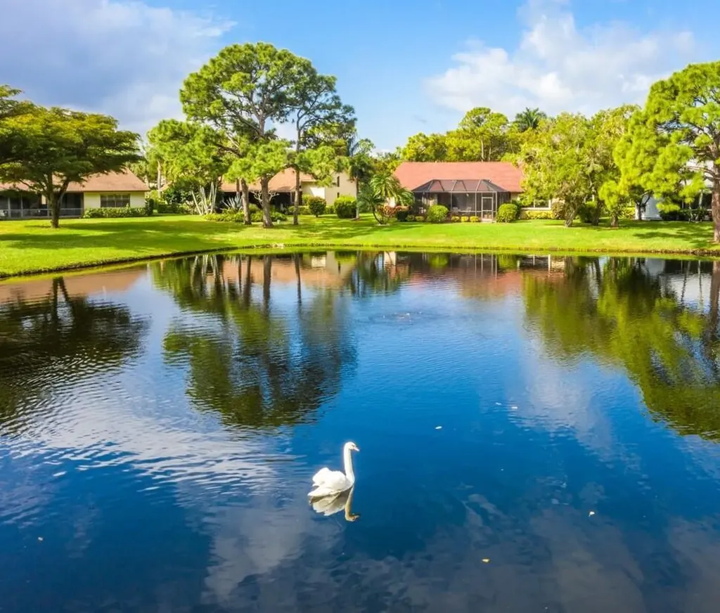 5087 Oakhill Lane Delray Beach FL 33484