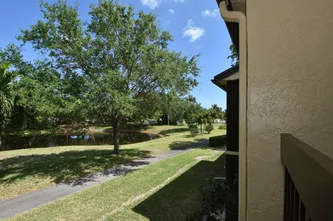 5087 Oakhill Lane Delray Beach FL 33484