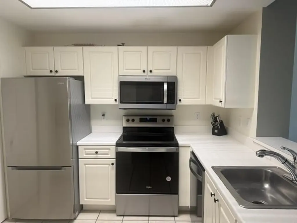2804 Sarento Place Palm Beach Gardens FL 33410