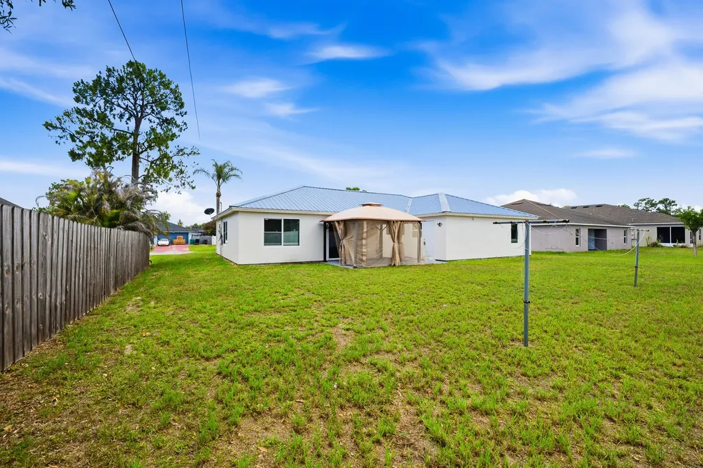 1051 SW Dubois Avenue Port St Lucie FL 34953