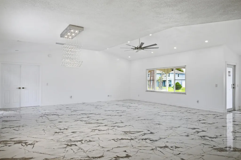 1051 SW Dubois Avenue Port St Lucie FL 34953