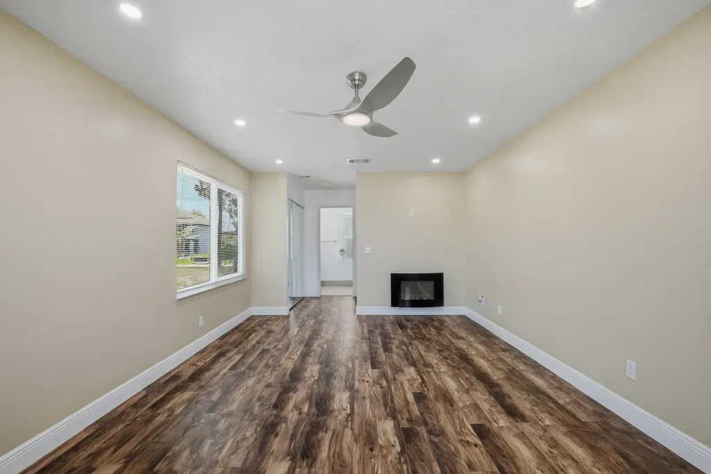 1051 SW Dubois Avenue Port St Lucie FL 34953