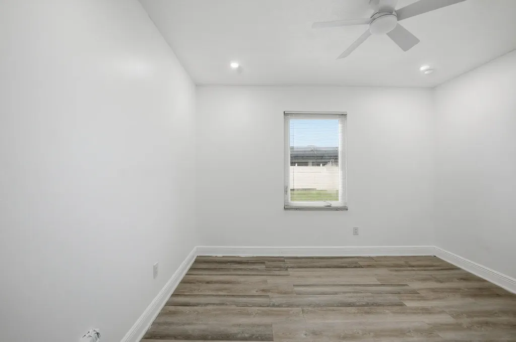1051 SW Dubois Avenue Port St Lucie FL 34953