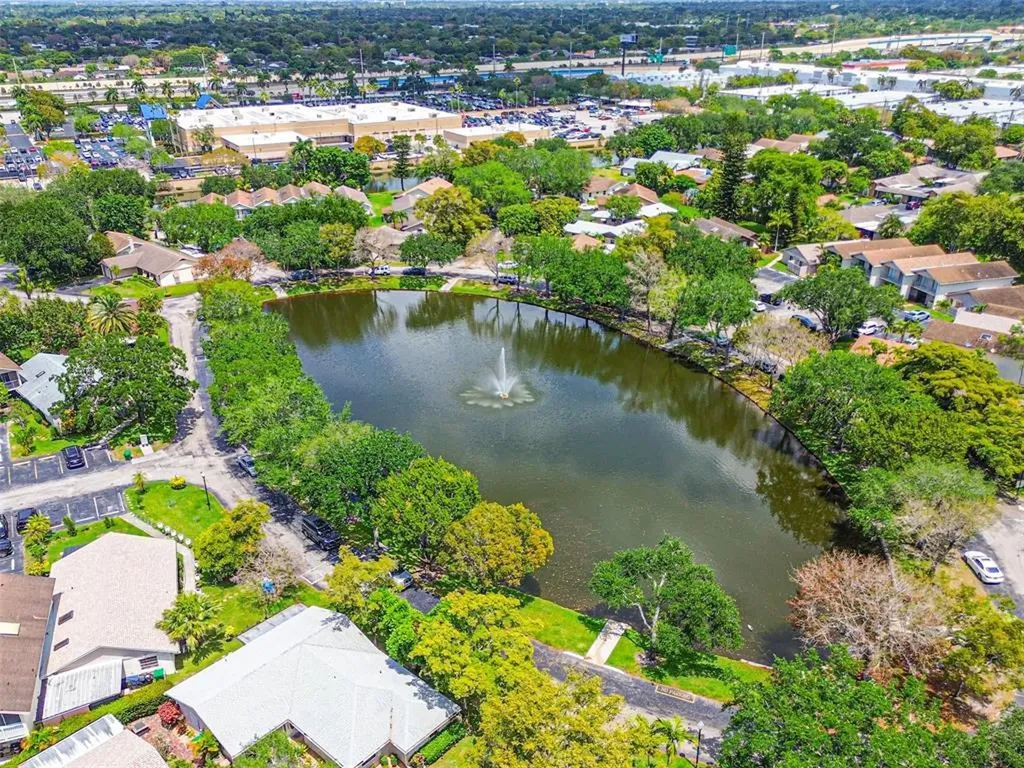 2146 Nova Village Drive Davie FL 33317