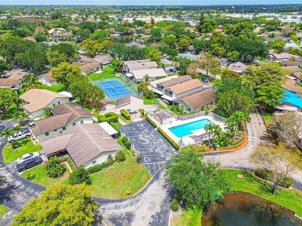 2146 Nova Village Drive Davie FL 33317