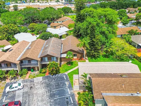 2146 Nova Village Drive Davie FL 33317