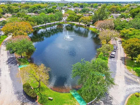 2146 Nova Village Drive Davie FL 33317