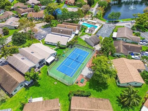 2146 Nova Village Drive Davie FL 33317