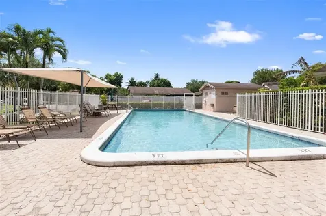 2146 Nova Village Drive Davie FL 33317