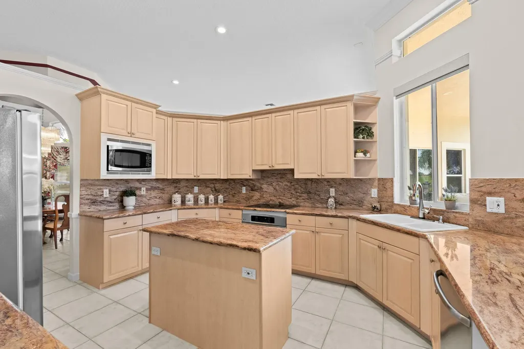 1756 NW 124th Way Coral Springs FL 33071