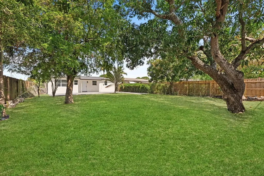 824 S F Street Lake Worth FL 33460