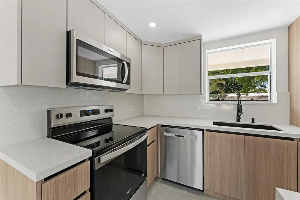 824 S F Street Lake Worth FL 33460