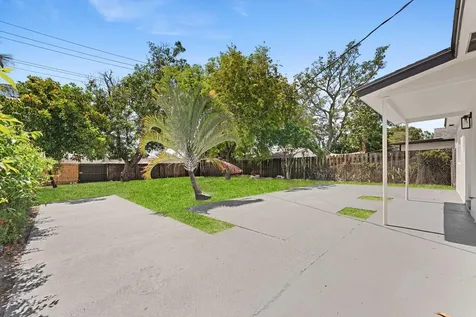 824 S F Street Lake Worth FL 33460