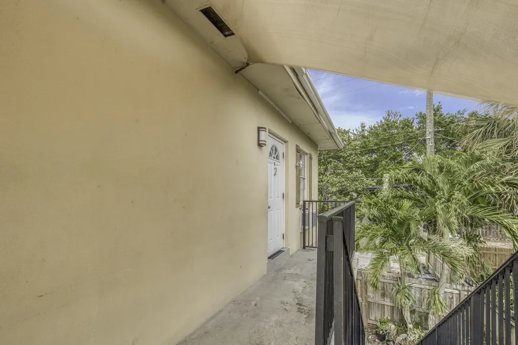 216 S Ocean Breeze Lake Worth Beach FL 33460