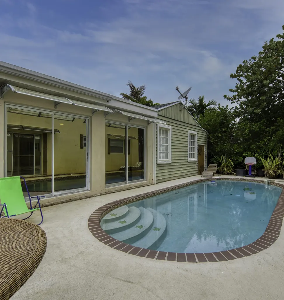 216 S Ocean Breeze Lake Worth Beach FL 33460
