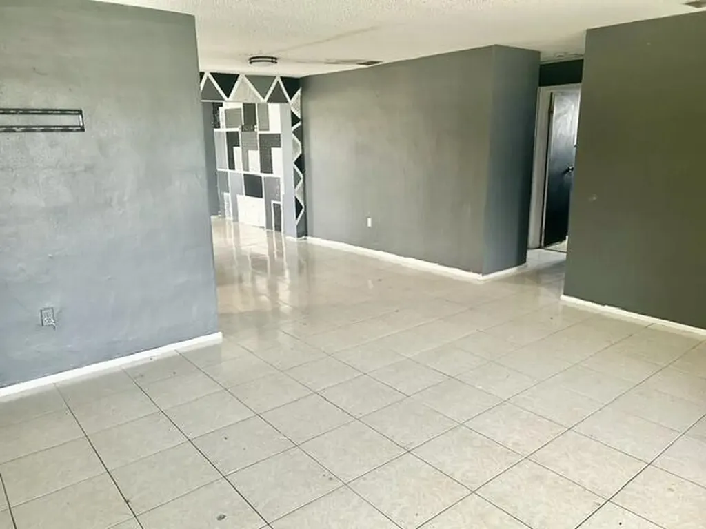 2400 NW 85th Avenue Sunrise FL 33322