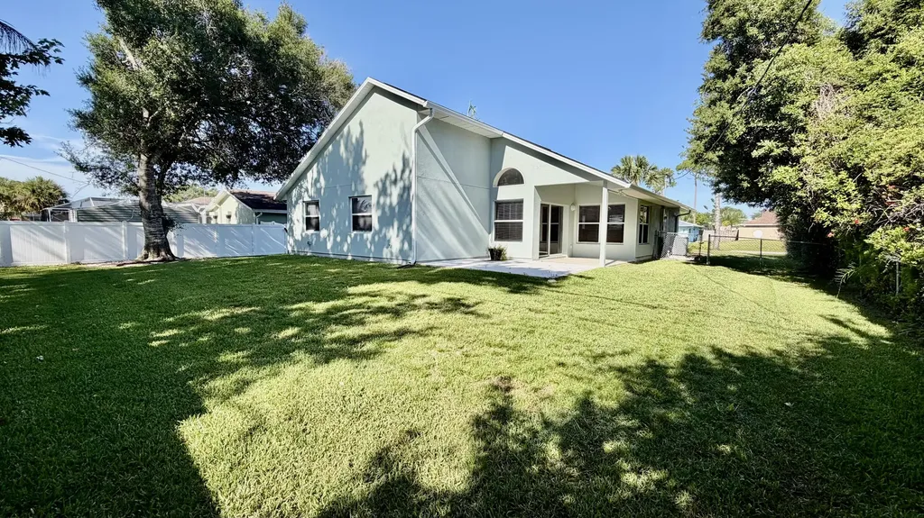 619 SE Forgal Street Port St Lucie FL 34983