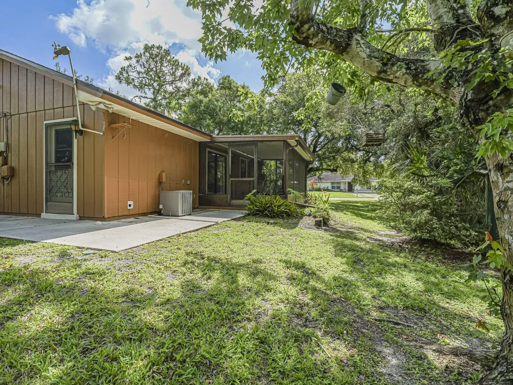 8745 24th Street Vero Beach FL 32966