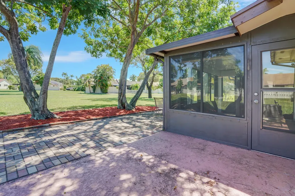 30 Kensington Lane Boynton Beach FL 33426