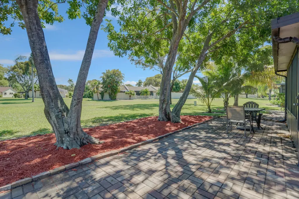 30 Kensington Lane Boynton Beach FL 33426