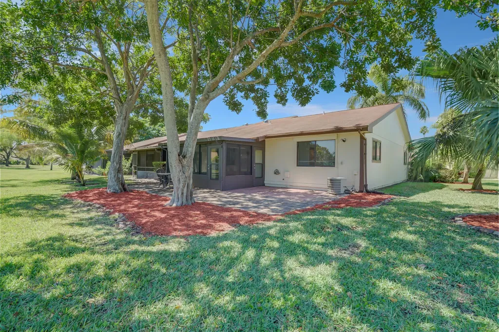30 Kensington Lane Boynton Beach FL 33426