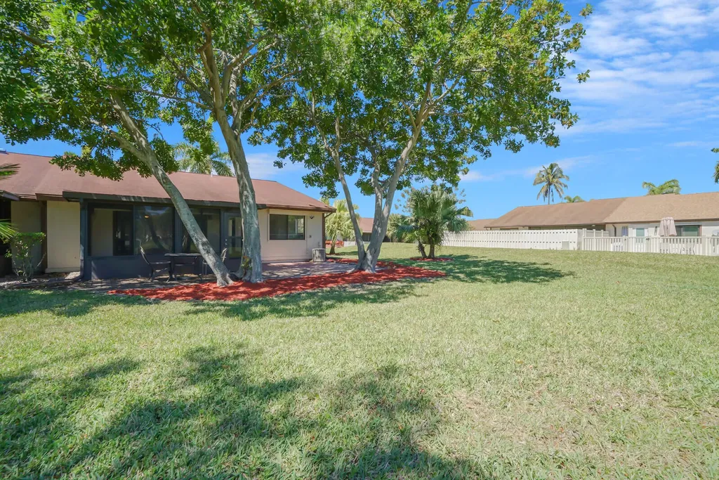 30 Kensington Lane Boynton Beach FL 33426